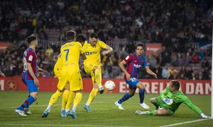 Barca thua trận thứ hai liên tiếp ở Camp Nou