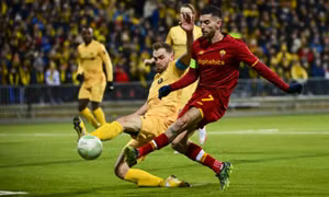 Roma thua ngược phút cuối ở Cup châu Âu