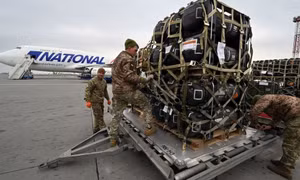 NATO đồng ý cấp vũ khí hạng nặng cho Ukraine