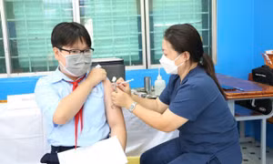Không nên cho trẻ vận động mạnh sau tiêm vaccine COVID-19 3 ngày