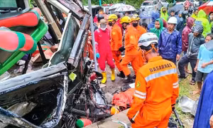 Tai nạn giao thông thảm khốc tại Indonesia khiến 16 người thiệt mạng