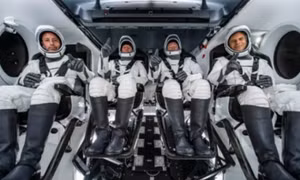 SpaceX đưa phi hành đoàn tư nhân đầu tiên lên Trạm Vũ trụ quốc tế