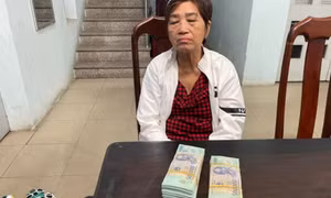 Người giúp việc dọn phòng ngủ, “dọn” luôn 300 triệu đồng của chủ