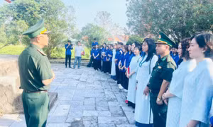 "Tiết học biên cương" - Nhịp cầu gắn kết thế hệ trẻ với biên giới quê hương