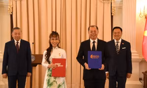 Trao văn kiện hợp tác và công bố Logo kỷ niệm quan hệ ngoại giao Việt Nam-Thái Lan