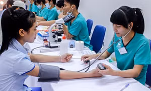 Từ năm 2026, tổ chức khám sức khỏe định kỳ miễn phí cho người dân