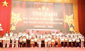 Phường Hạ Long tuyên dương, khen thưởng học sinh tiêu biểu xuất sắc