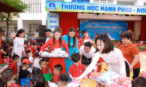 Vui tết thiếu nhi ở Trường Mầm non Hồng Gai