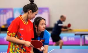 Cô bé Đà Lạt 16 tuổi đánh bại ngôi sao bóng bàn Nhật Bản