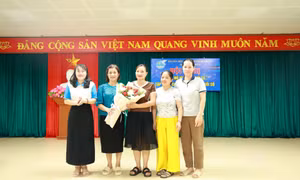 Ra mắt mô hình "Chi hội số" cho hội viên phụ nữ phường Hoành Bồ