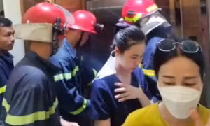 Giải cứu 7 người kẹt trong thang máy của một thẩm mỹ viện ở TPHCM