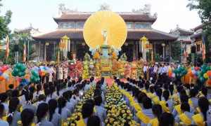 Thành phố Huế: Trang nghiêm cử hành Đại lễ Phật đản Phật lịch 2570 tại tổ đình Từ Đàm