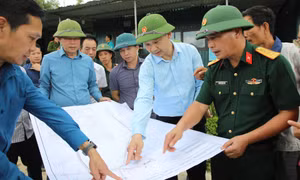 Kiểm tra công tác phòng, chống thiên tai và phát triển kinh tế biển tại Cô Tô