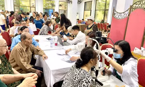 Khám sức khoẻ định kỳ miễn phí toàn dân