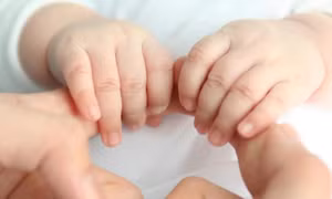 Chính phủ thông qua 3 chính sách của Luật Nuôi con nuôi (sửa đổi)