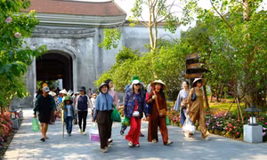 Không gian văn hóa Yên Tử thu hút đông du khách dịp nghỉ lễ 