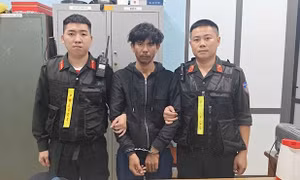 Tuần tra đêm, cảnh sát cơ động bắt đối tượng trộm xe máy