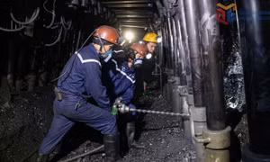 Đầu tư đồng bộ để thợ mỏ yên tâm gắn bó với ngành Than