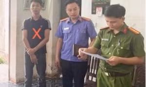 Khởi tố người đàn ông sản xuất mỹ phẩm tại trang trại chăn nuôi ở Ninh Bình