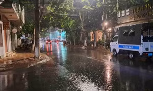 Nam thanh niên mang dao cố thủ gần 2 ngày trong quán cà phê ở Buôn Ma Thuột