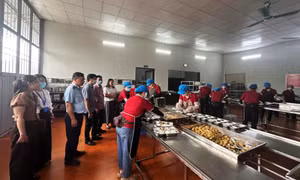 Đoàn kiểm tra liên ngành số 2 kiểm tra ATTP tại một số địa phương trong tỉnh