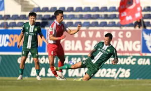 Pha vào bóng nguy hiểm của cựu trung vệ đội tuyển Việt Nam