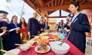 Đa sắc văn hóa qua "lăng kính" ẩm thực dân tộc