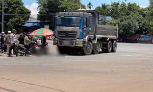 Tai nạn giữa xe ben và xe máy khiến bé trai 4 tuổi tử vong ở Đồng Nai