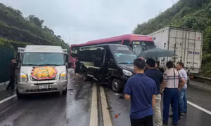 Tai nạn liên hoàn trên cao tốc Nội Bài - Lào Cai, giao thông ùn tắc cục bộ
