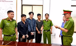Tạm giữ 3 đối tượng trong vụ dùng mũ bảo hiểm đánh người đang lưu thông ở TPHCM