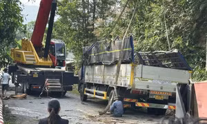 Lật xe trên đèo Vi-Ô-Lắc, 2 người chết, 1 người bị thương nặng