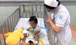 Vụ bé 2 tuổi bị bạo hành ở TPHCM: Địa phương đề nghị cử người chăm sóc