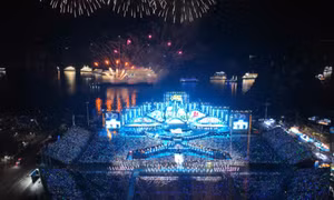 Màn diễu hành "đốt cháy" không khí Carnaval Hạ Long