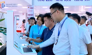 Kiosk thông minh tạo thuận lợi cho người dân giải quyết TTHC