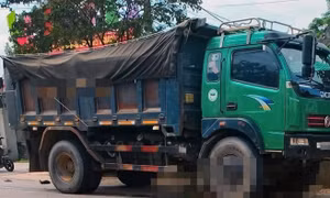 Xe tải va chạm xe máy điện, 2 mẹ con ở Hà Tĩnh tử vong