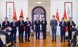 Tổng Bí thư, Chủ tịch nước Tô Lâm chứng kiến trao văn kiện hợp tác giữa Việt Nam và Singapore