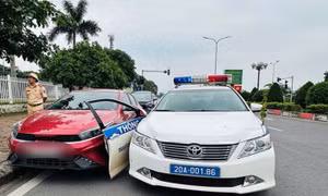 Tài xế vi phạm nồng độ cồn, chạy quá tốc độ còn chống người thi hành công vụ