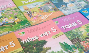 Bộ GDĐT đề xuất lộ trình cấp sách giáo khoa miễn phí, ngân sách hơn 4.000 tỉ đồng