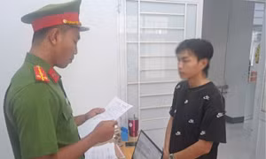 Mượn xe người yêu chạy rồi chiếm đoạt mang đi cầm cố