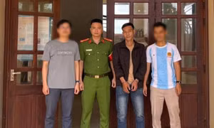 Bắt đối tượng rạch túi quần, trộm tiền của người dân