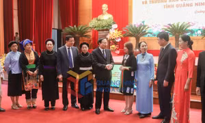 Biểu dương bí thư chi bộ đồng thời là trưởng thôn, bản, khu phố và trưởng ban công tác mặt trận tiêu biểu tỉnh Quảng Ninh năm 2022