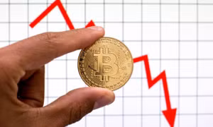 Bitcoin xuống mức thấp kỷ lục 11 tháng