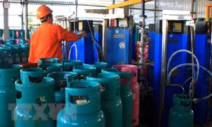 Từ ngày 1/12, giá gas trong nước tiếp tục tăng thêm 1.167 đồng mỗi kg