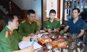 Thu hồi hơn 1 tấn bánh kẹo, bimbim tự dập hạn sử dụng