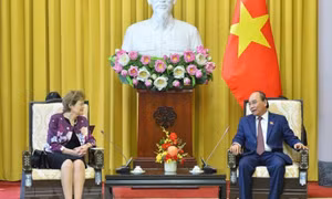 Chủ tịch nước Nguyễn Xuân Phúc tiếp Thống đốc bang South Australia