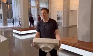 Musk đe dọa các công ty hủy quảng cáo với Twitter