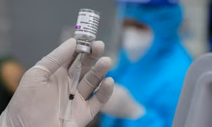 'Kháng thể ngừa Covid sẽ giảm dần, cần tiêm nhắc vaccine'