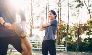 6 biện pháp tăng cường hệ miễn dịch tự nhiên khi cơ thể già đi