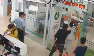 Nữ điều dưỡng bị người nhà bệnh nhân hành hung trong bệnh viện