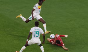 Thua Senegal, Qatar đứng trước miệng vực ở World Cup 2022